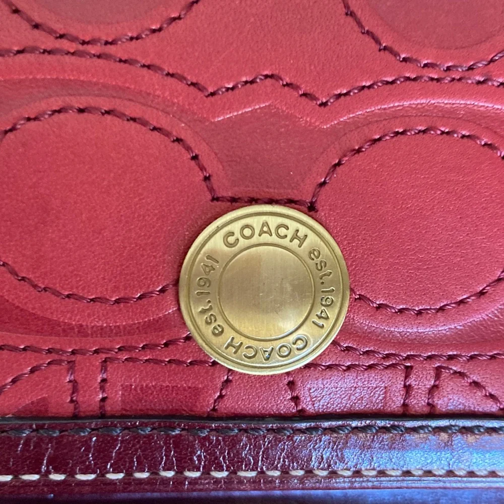 Coach Vintage Hampton Embossed Leather Signature Trifold Wallet - Picture 5 of 9